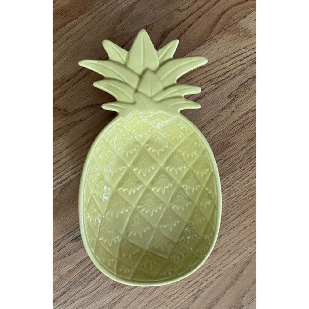Linea Home Earthenware Serving Dish Oval Bowl Pineapple Hawaii Yellow READ